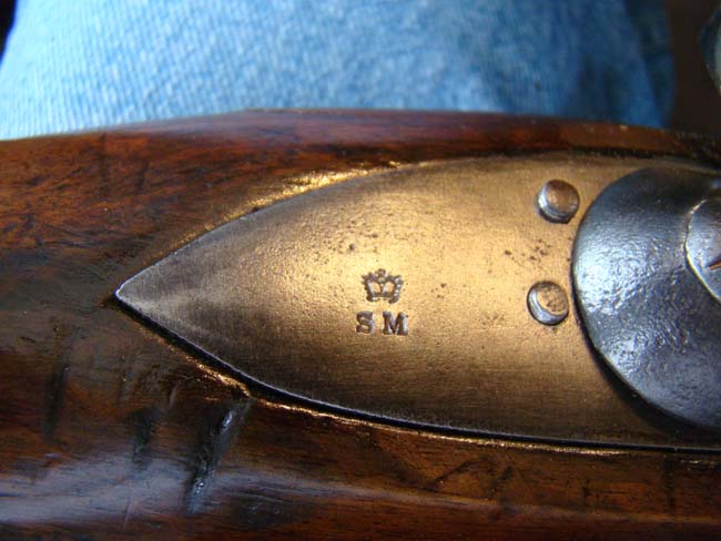 A late 18th or early 19th century steel barreled flintlock blunderbuss with swivel mount — image 9